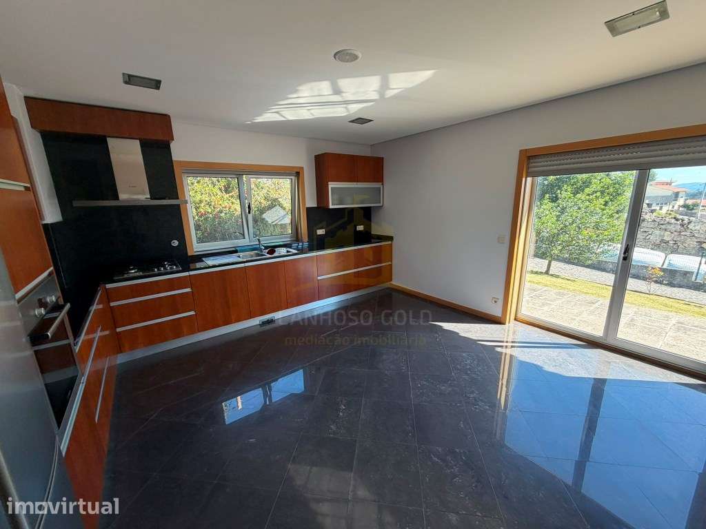 Moradia T5 - Grande imagem: 4/24
