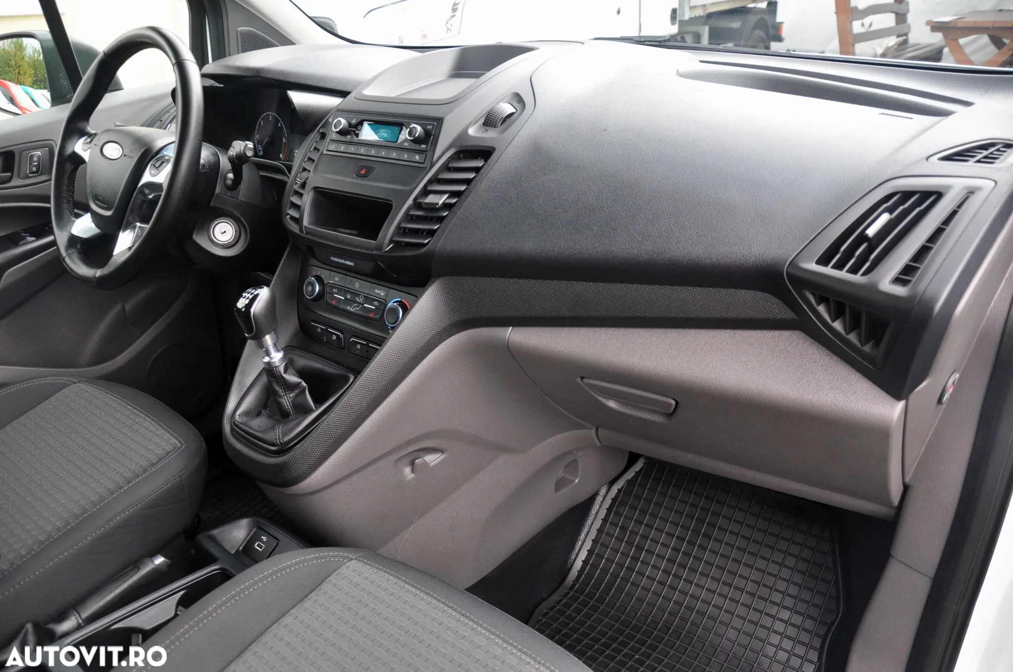 Ford Transit Connect L2H1 5 Locuri - 12