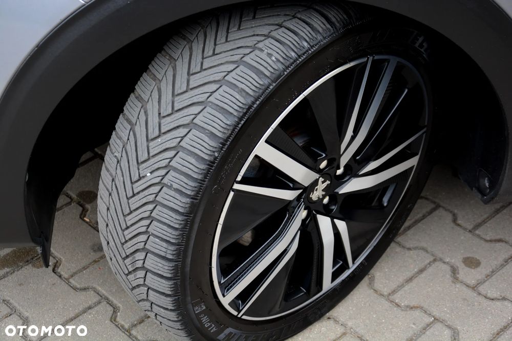 Peugeot 3008 1.6 PureTech HYbrid4 GT Line S&S EAT8 - 5