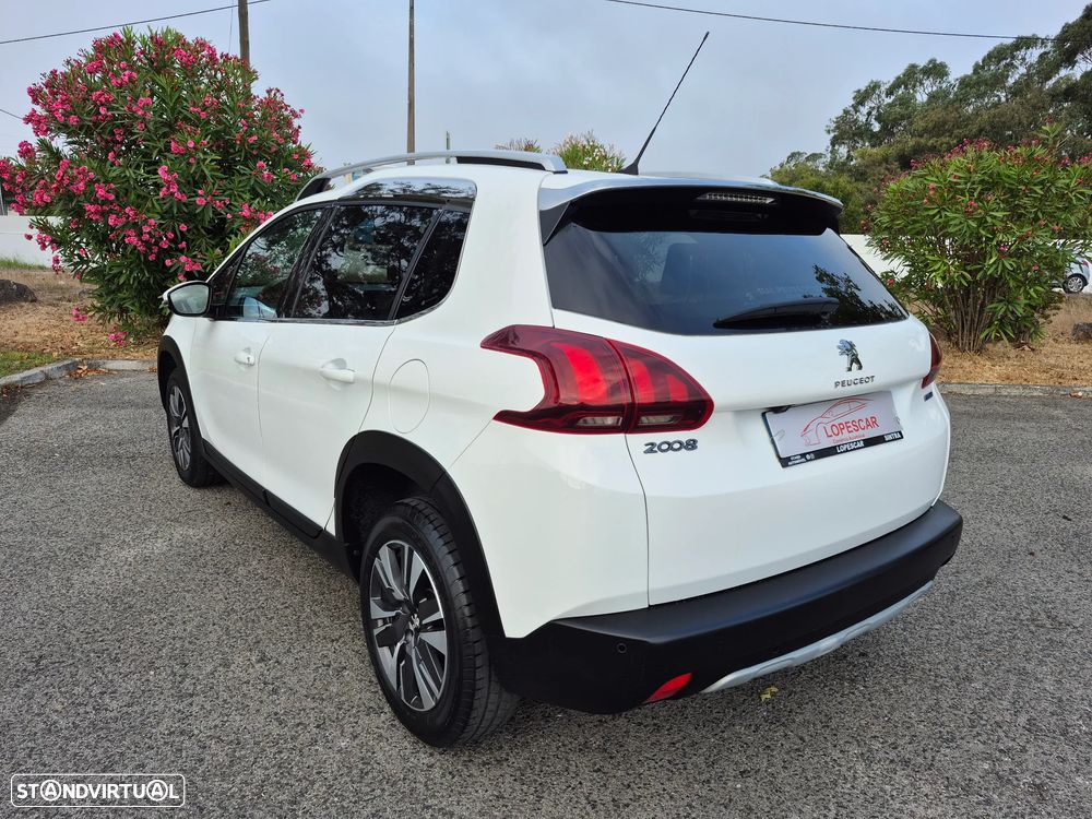 Peugeot 2008 1.2 PureTech Allure EAT6 - 5