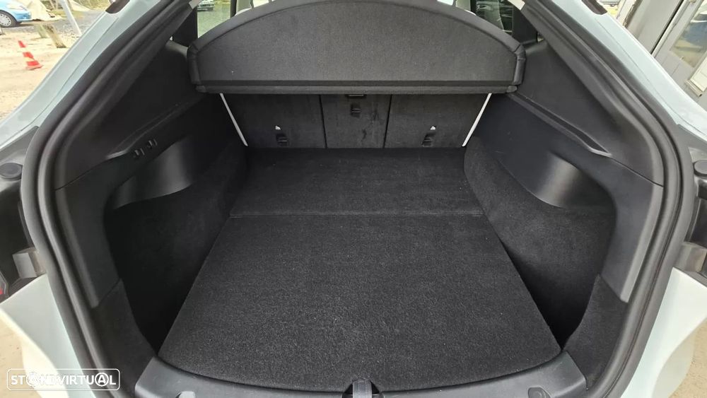 Tesla Model Y Long Range Dual Motor AWD - 14
