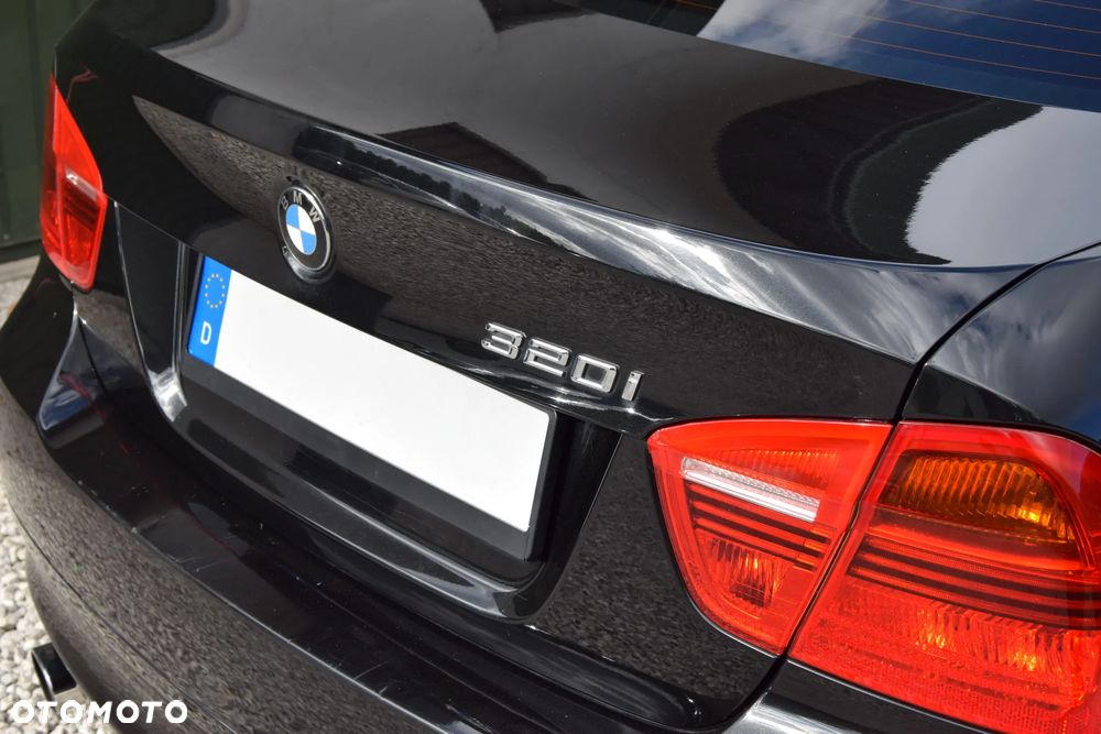 BMW Seria 3 320i - 16