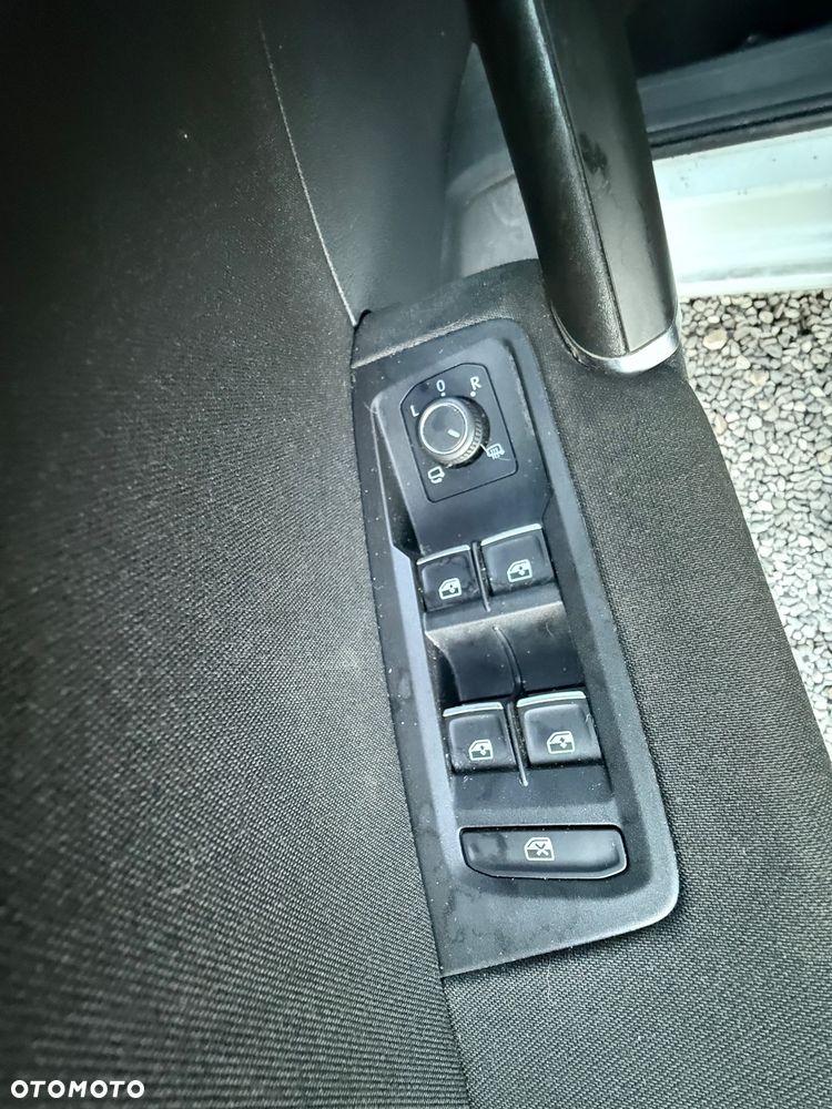 Volkswagen Touran 1.6 TDI SCR (BlueMotion Technology) DSG Comfortline - 18