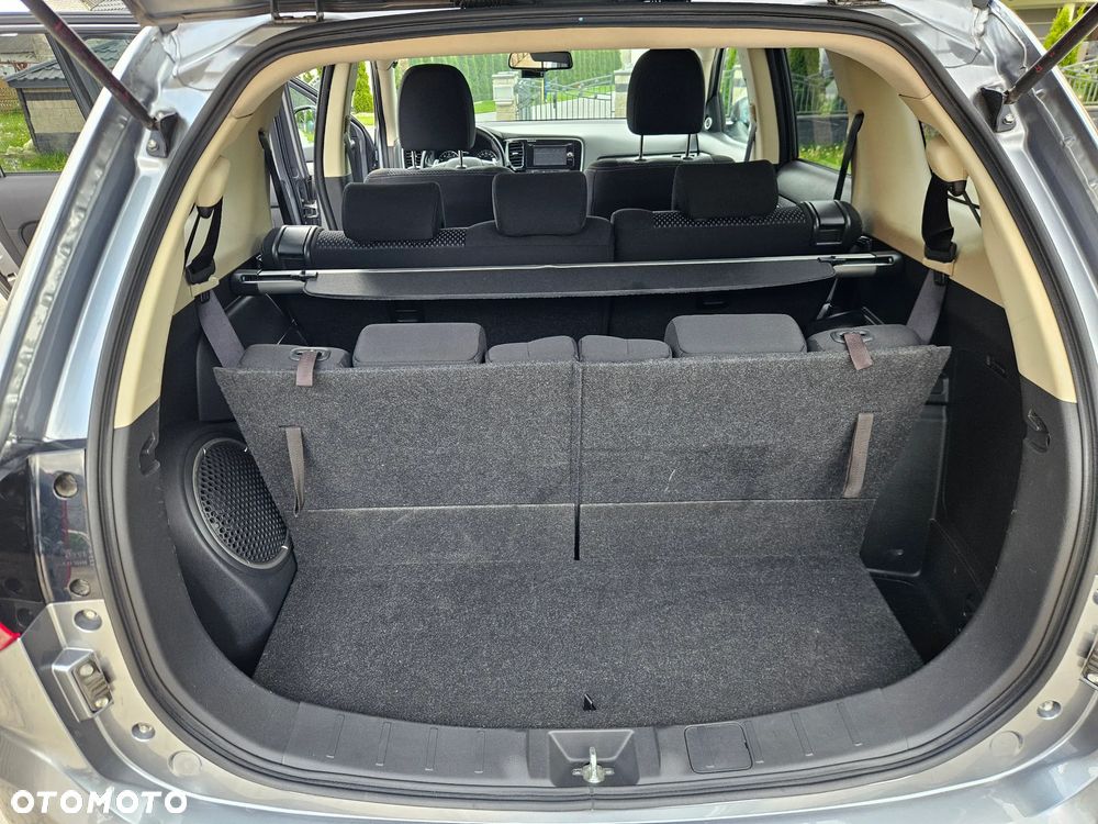 Mitsubishi Outlander 2.0 Intense Comfort 4WD CVT - 30