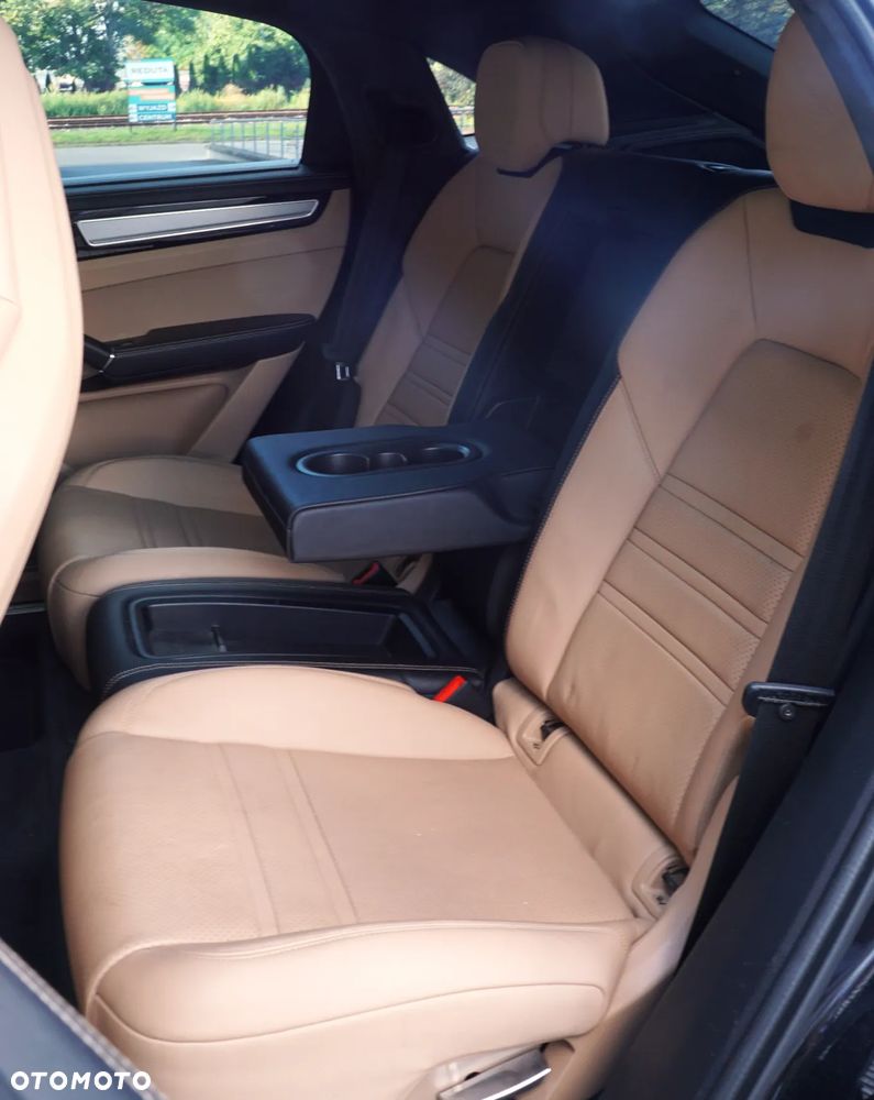 Porsche Cayenne Coupe Turbo - 17