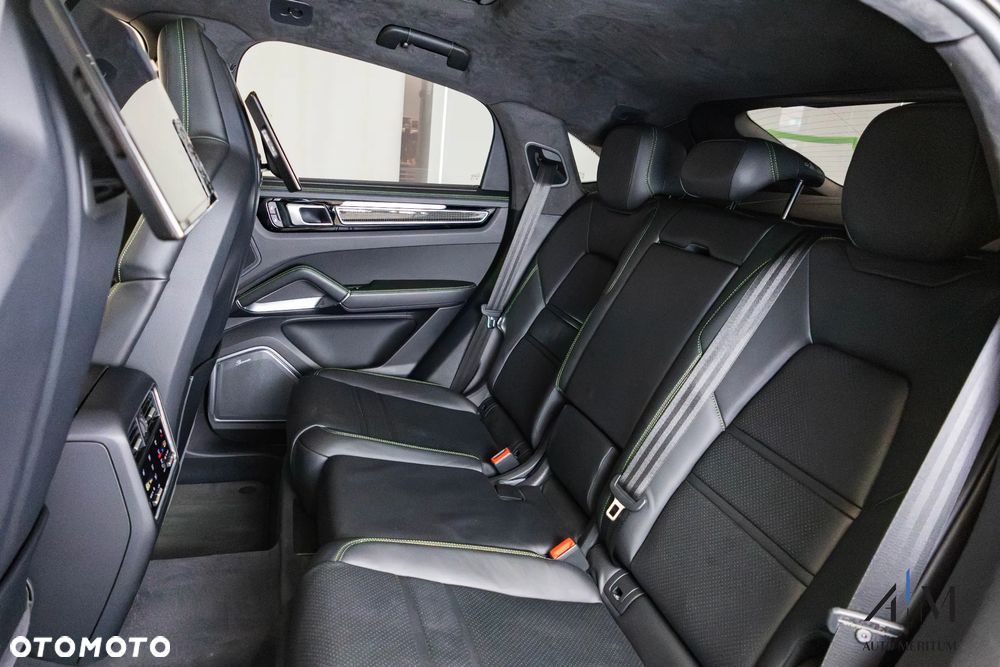 Porsche Cayenne Turbo S E-Hybrid - 17