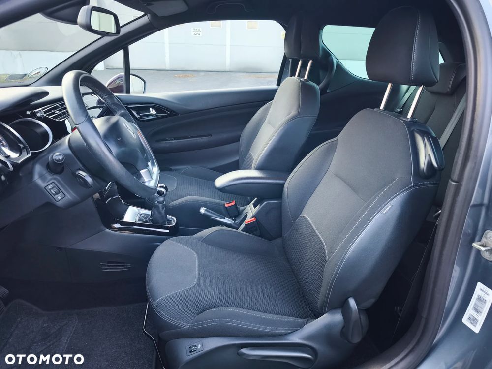 Citroën DS3 1.6 HDi SoChic - 16