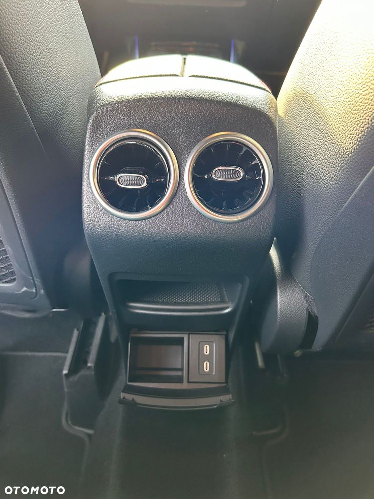 Mercedes-Benz GLA 250e AMG Line - 28