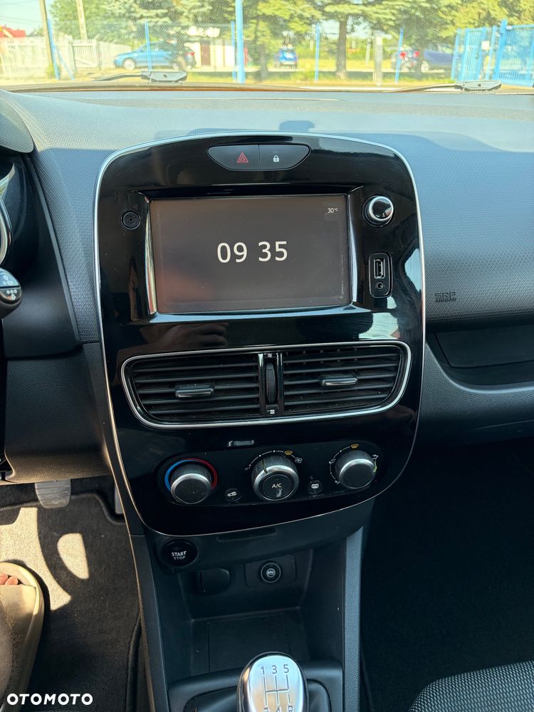 Renault Clio - 11