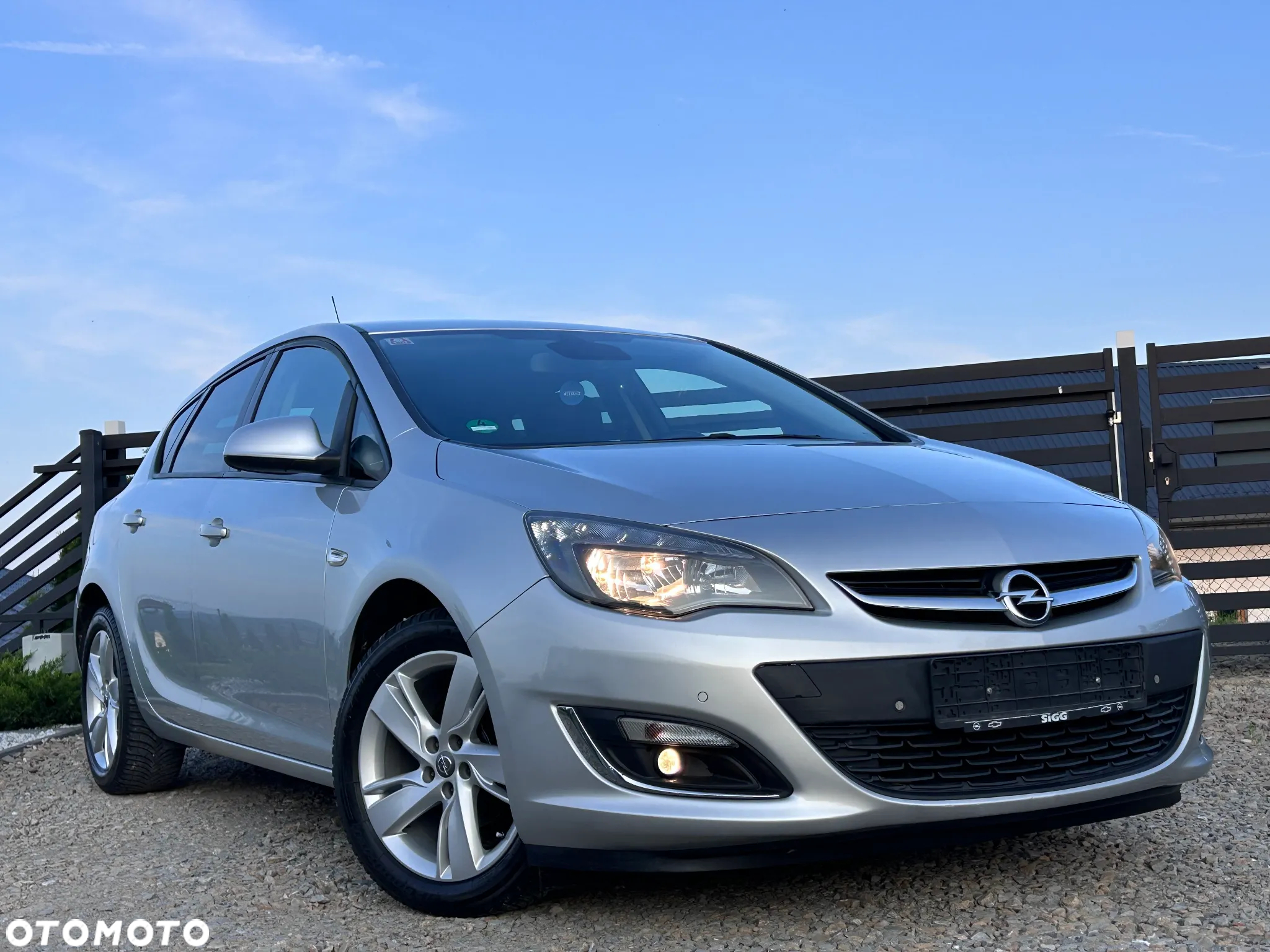 Opel Astra 1.4 Turbo Design Edition - 2