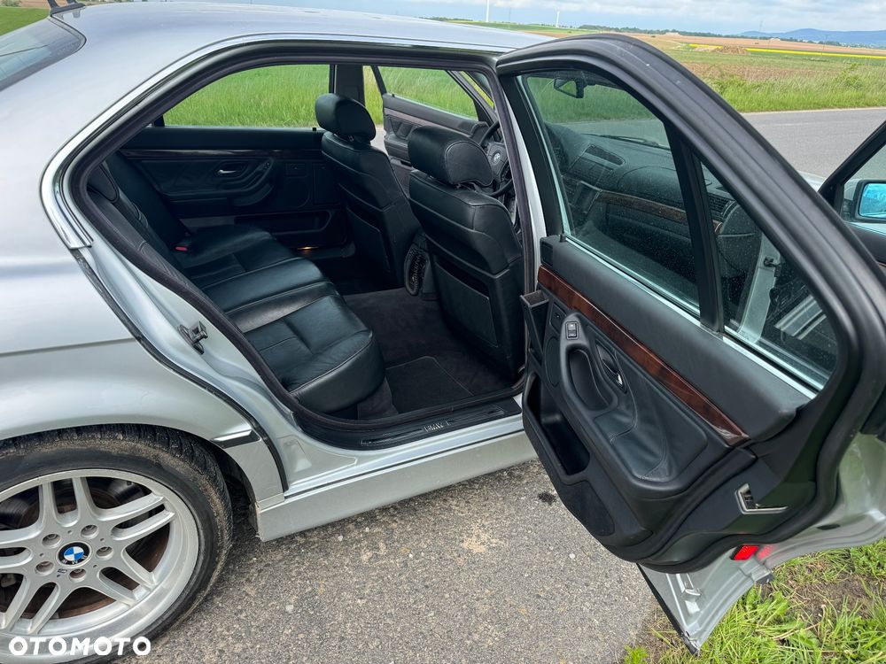 BMW Seria 7 740i - 14