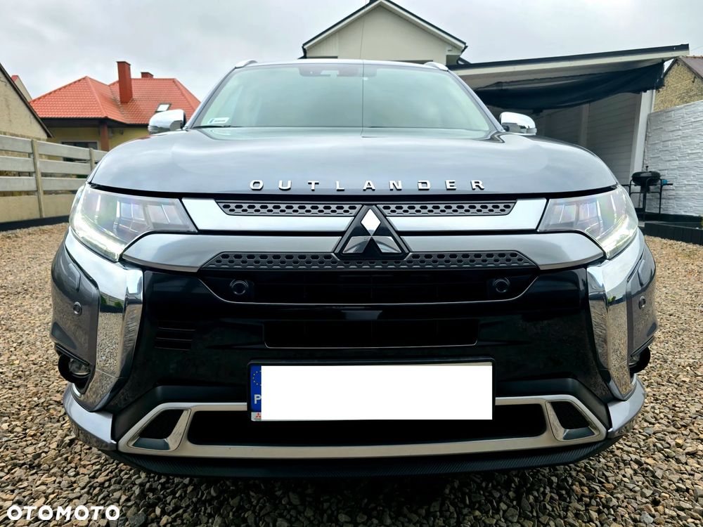Mitsubishi Outlander 2.0 Instyle + 4WD CVT - 17