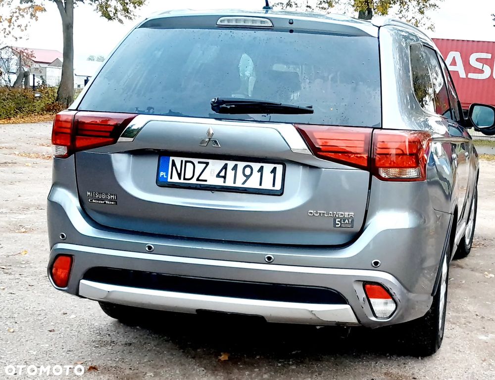Mitsubishi Outlander 2.2 DID Intense + - 9