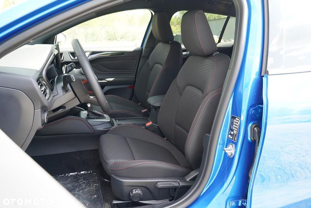 Ford Focus 1.0 EcoBoost mHEV ST-Line X - 11