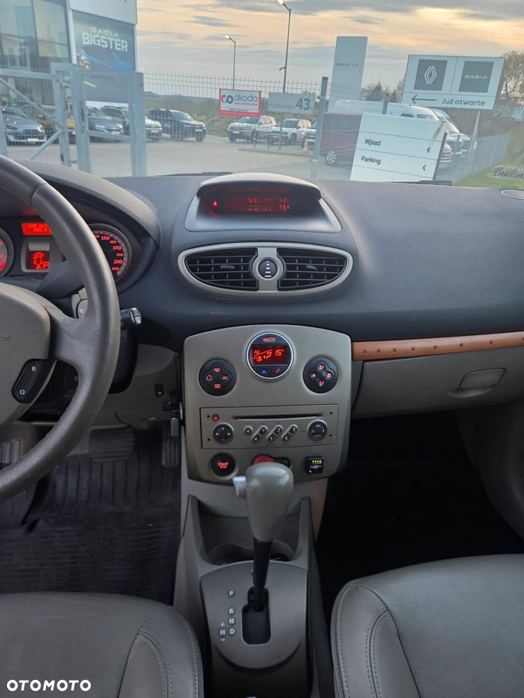 Renault Clio - 11