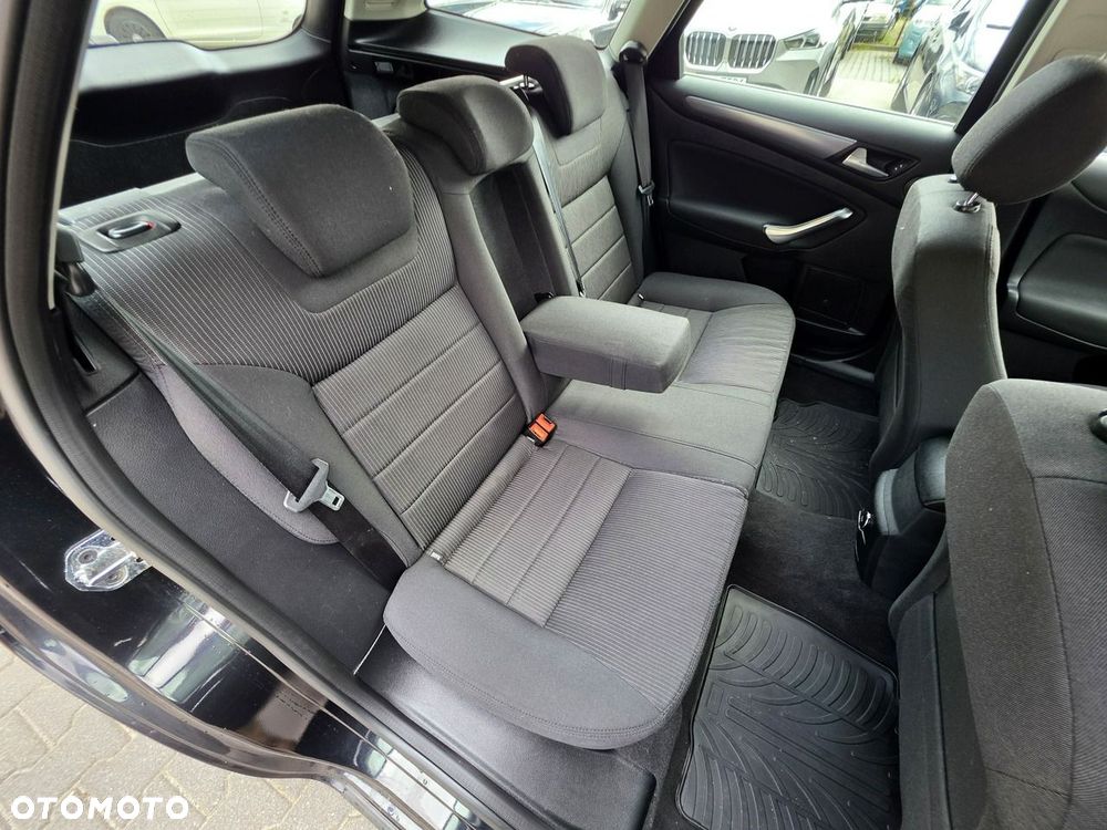 Ford Mondeo 2.0 EcoBoost Titanium - 27