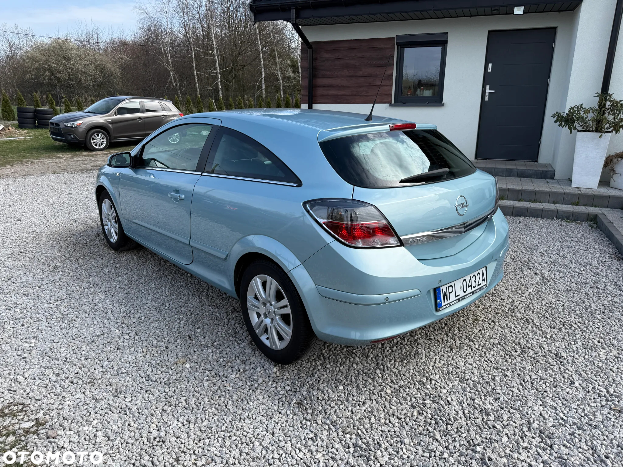 Opel Astra III GTC 1.6 Cosmo - 13