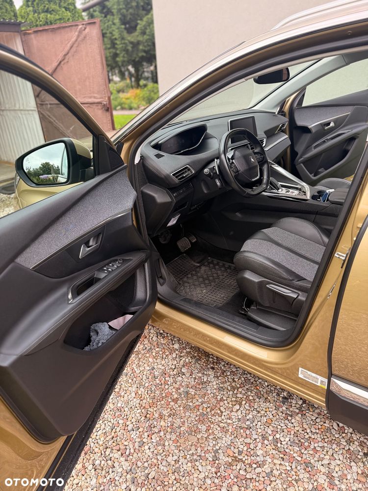 Peugeot 3008 1.2 PureTech GPF Active S&S EAT8 - 11