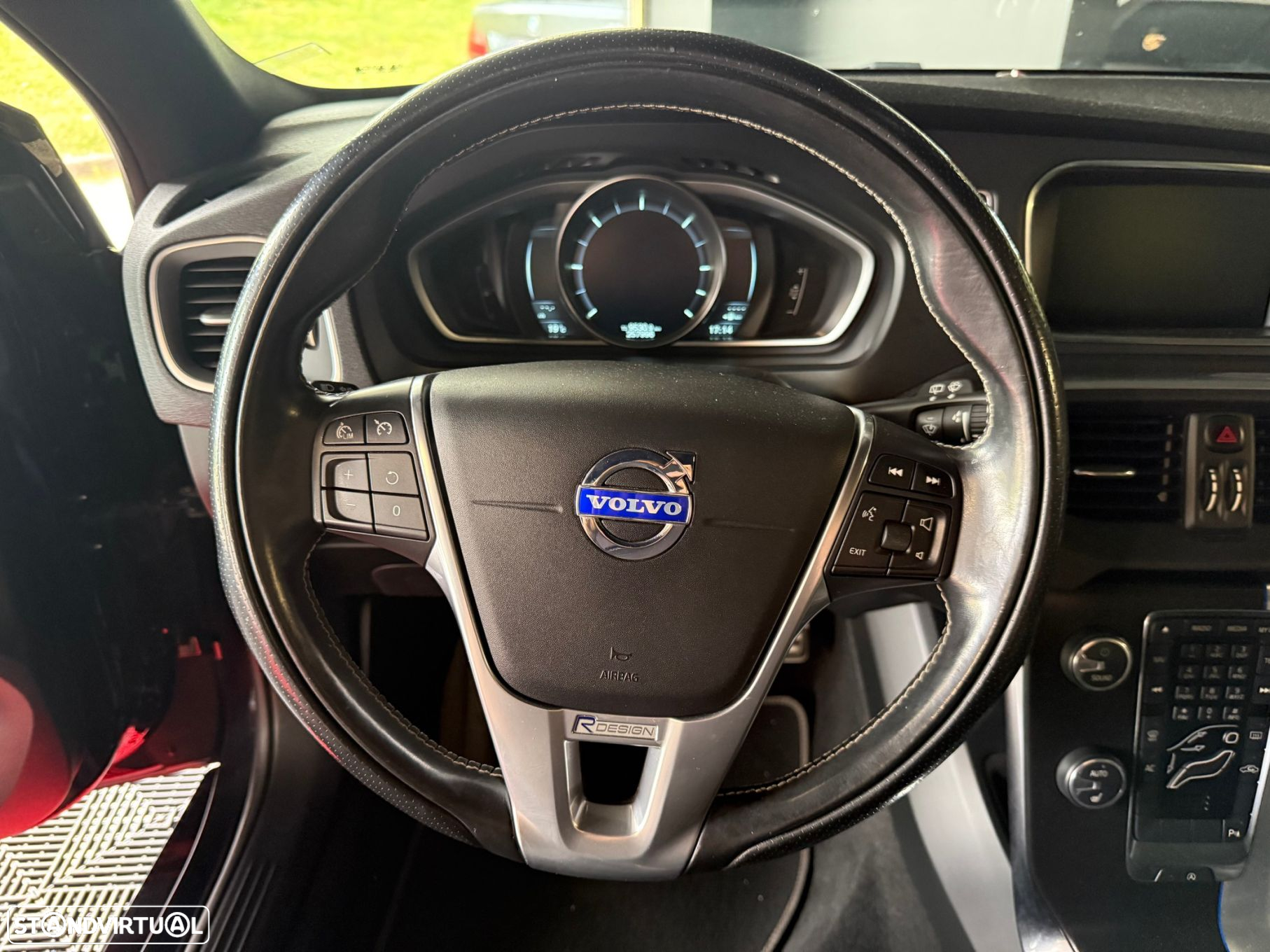 Volvo V40 1.6 D2 R-Design - 5