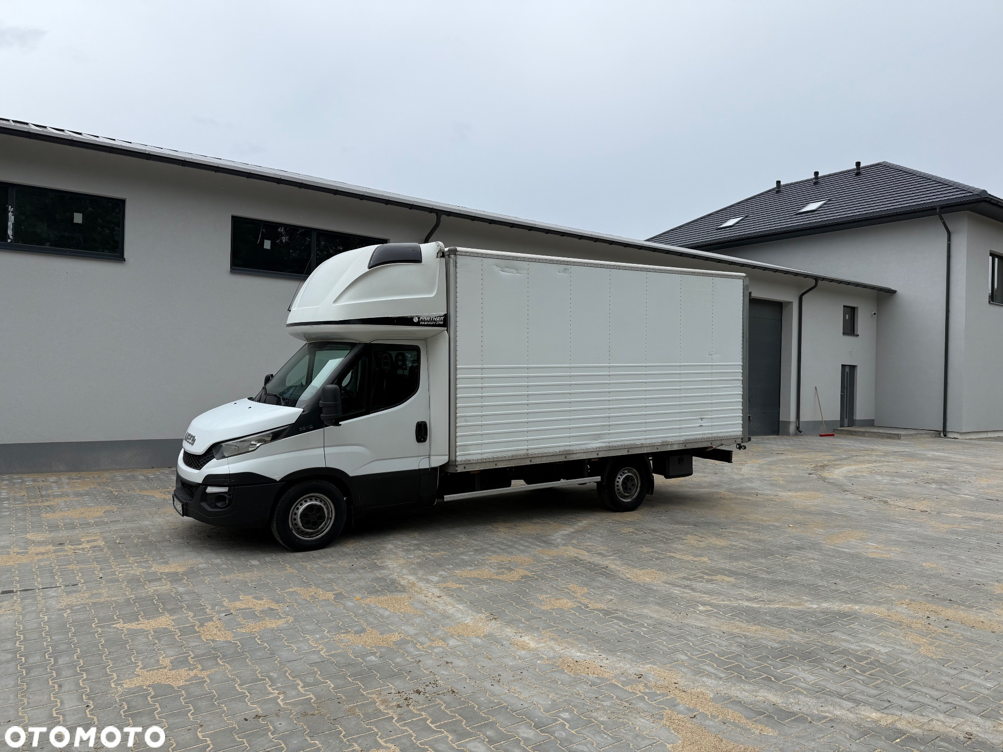 Iveco Daily winda 2,3 kontener - 8