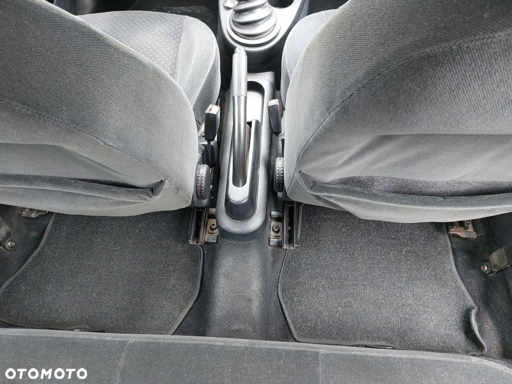 Ford Fiesta 1.4 Ghia - 21