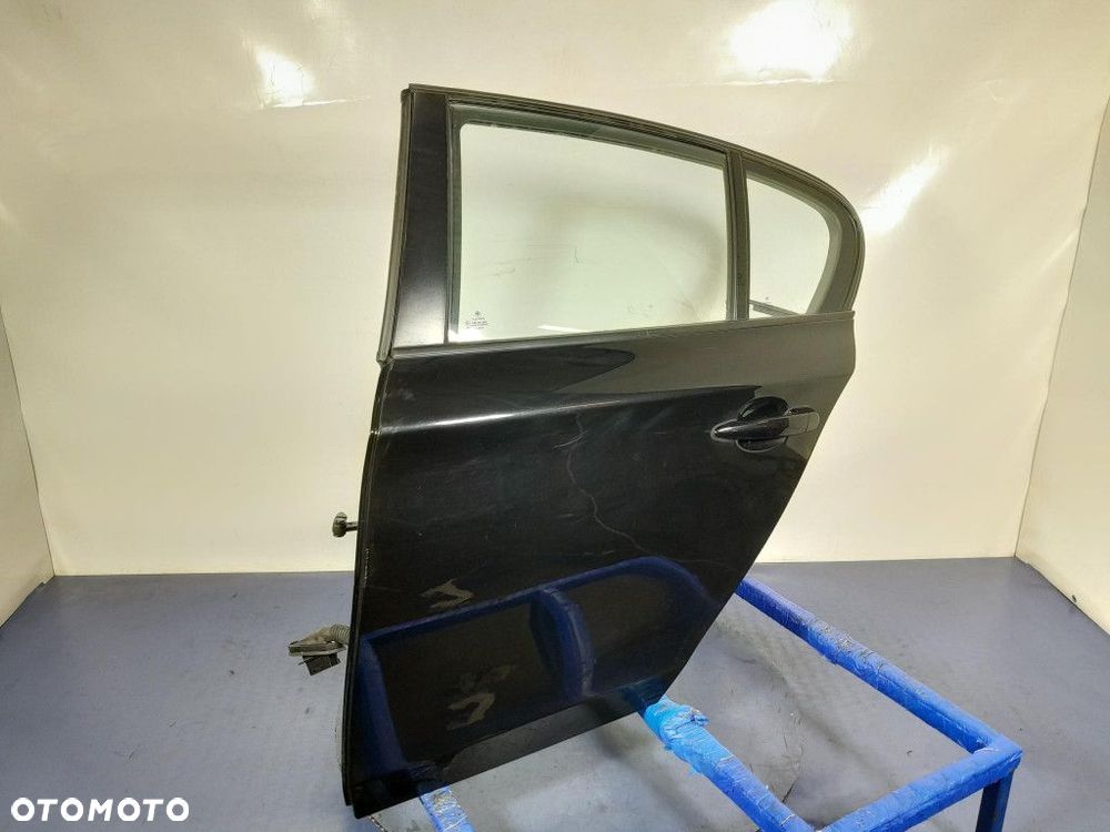 BMW 1 E87 LIFT DRZWI TYŁ LEWE 475 - 2