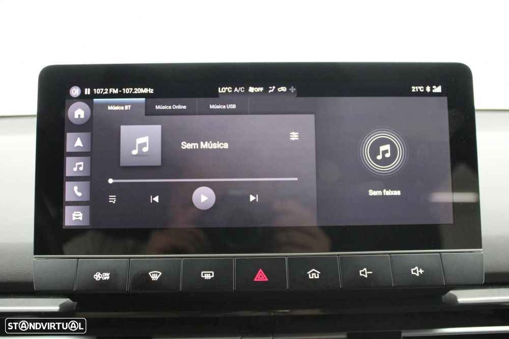 MG MG4 64 kWh Luxury - 23