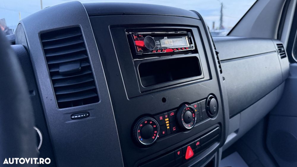 Volkswagen Crafter - 12