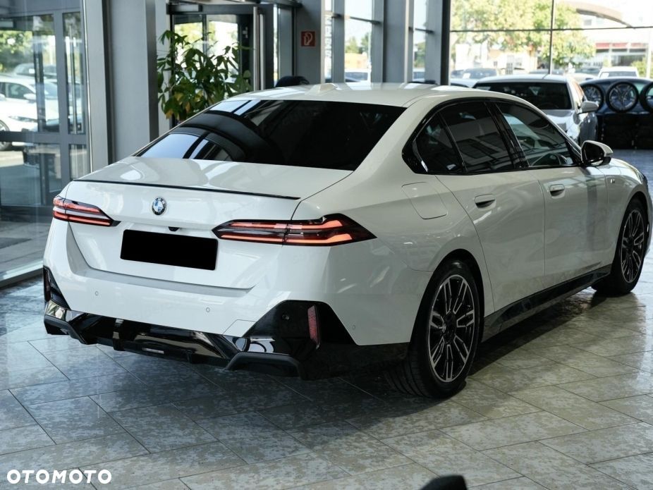 BMW Seria 5 520d xDrive mHEV M Sport - 3