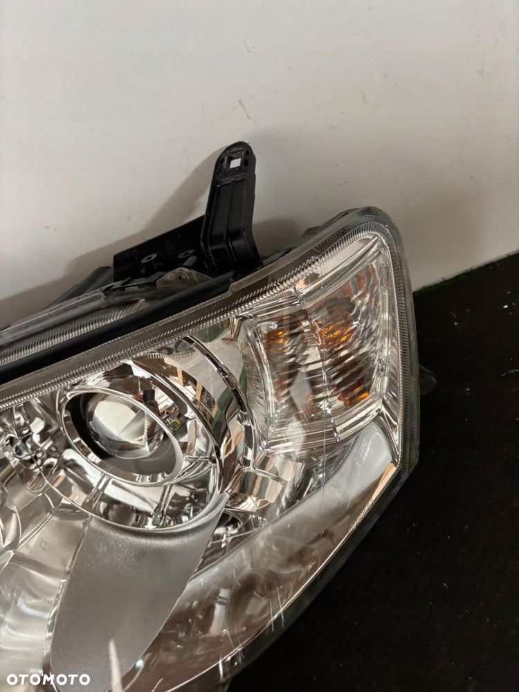 LAMPA LEWA REFLERTOR MITSUBISHI PAJERO SPORT L200 HALOGENOWA DEMONTAŻ EU - 6