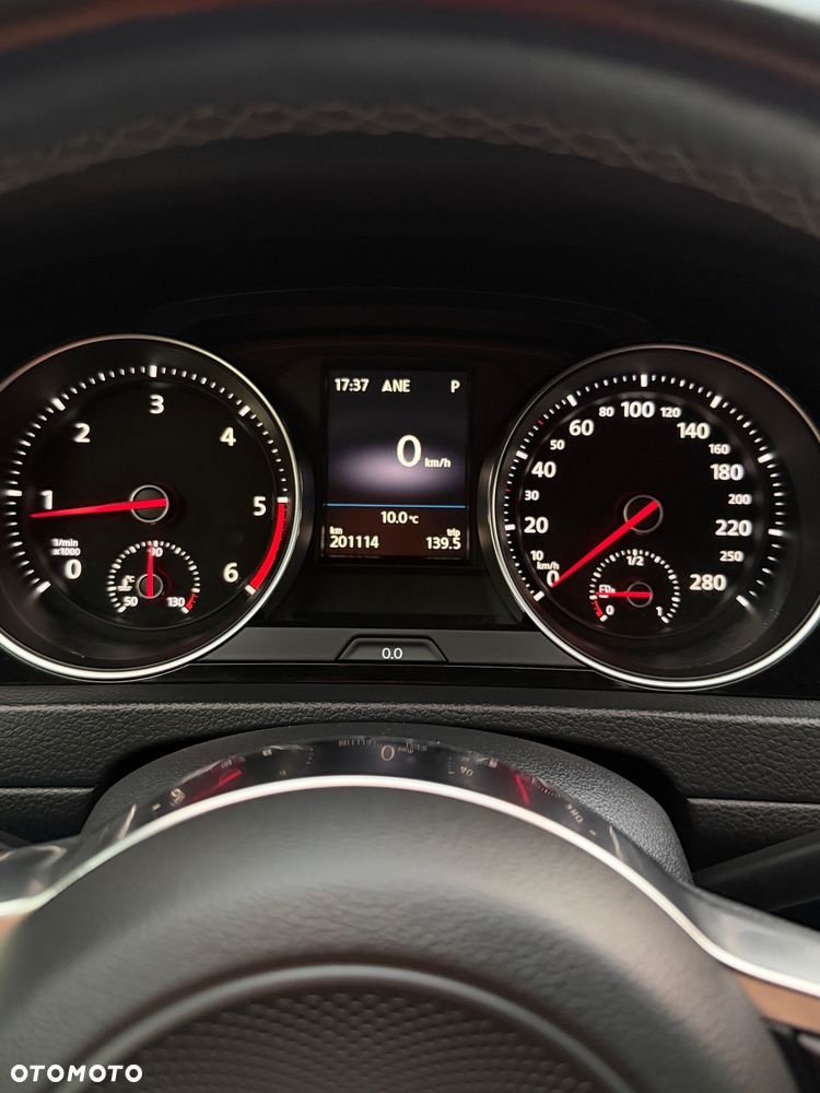 Volkswagen Golf - 26