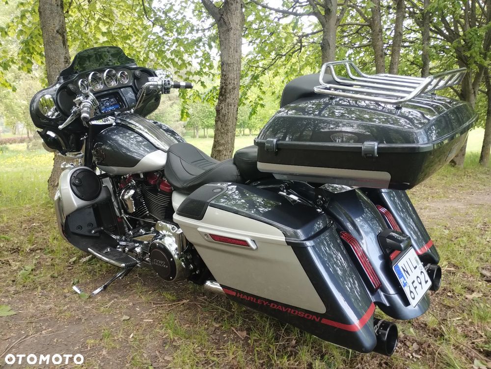 Harley-Davidson CVO Street Glide - 29