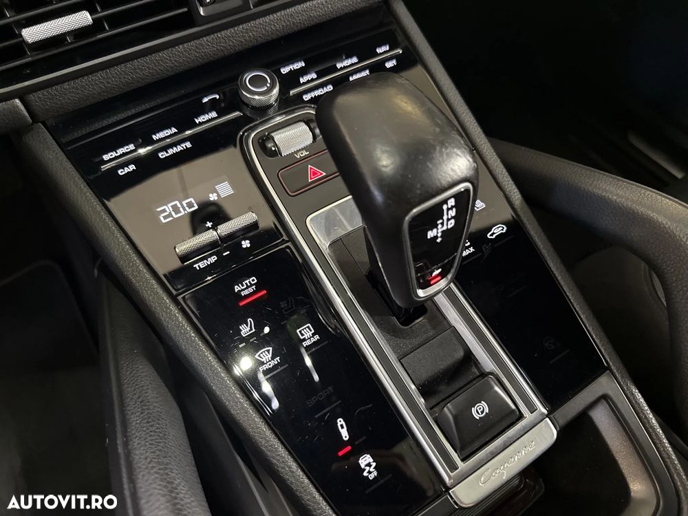 Porsche Cayenne - 18