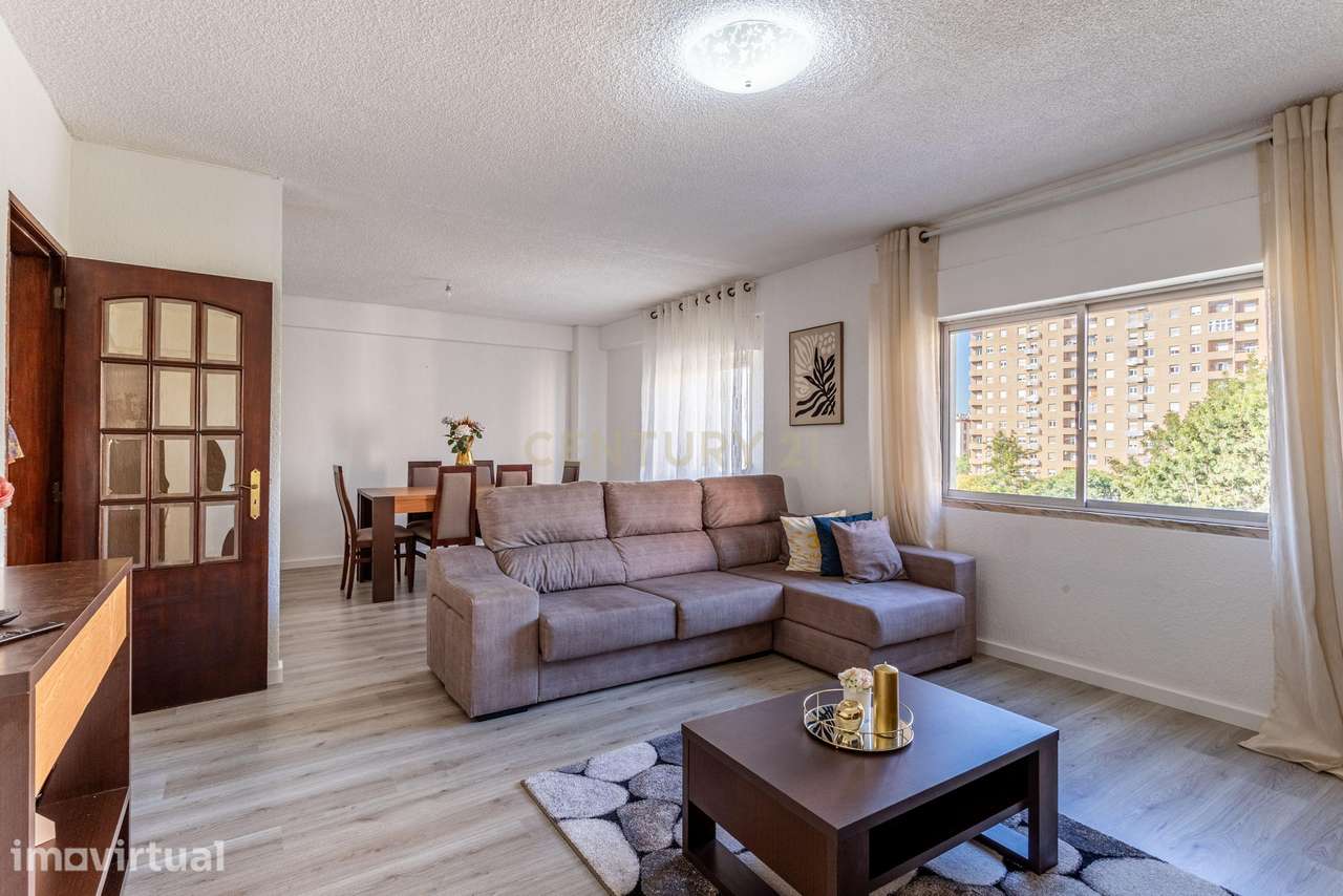 Apartamento T3 no Carregado com Vista Desafogada - Grande imagem: 3/23