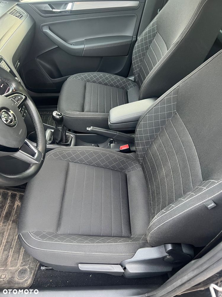 Skoda RAPID - 19