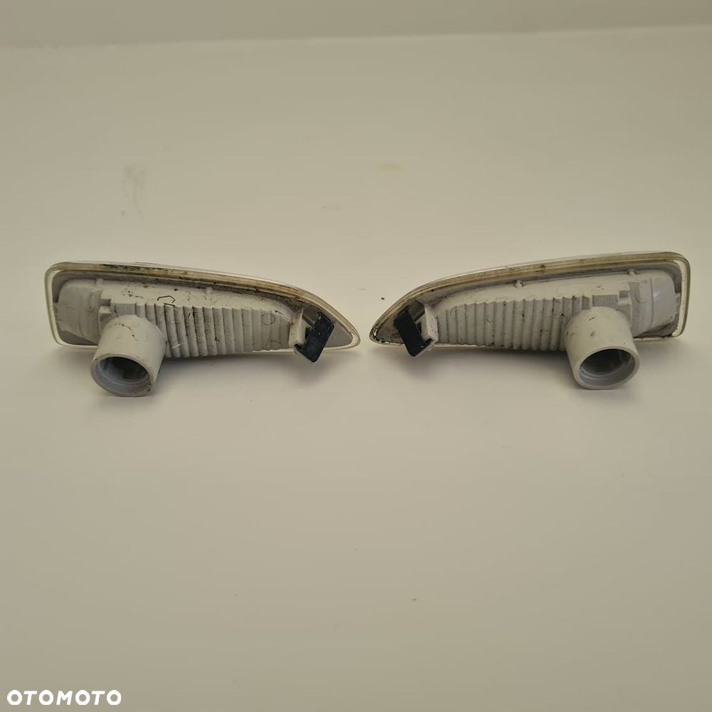 insignia b kierunkowskaz migacz lewy prawy błotnik - 2