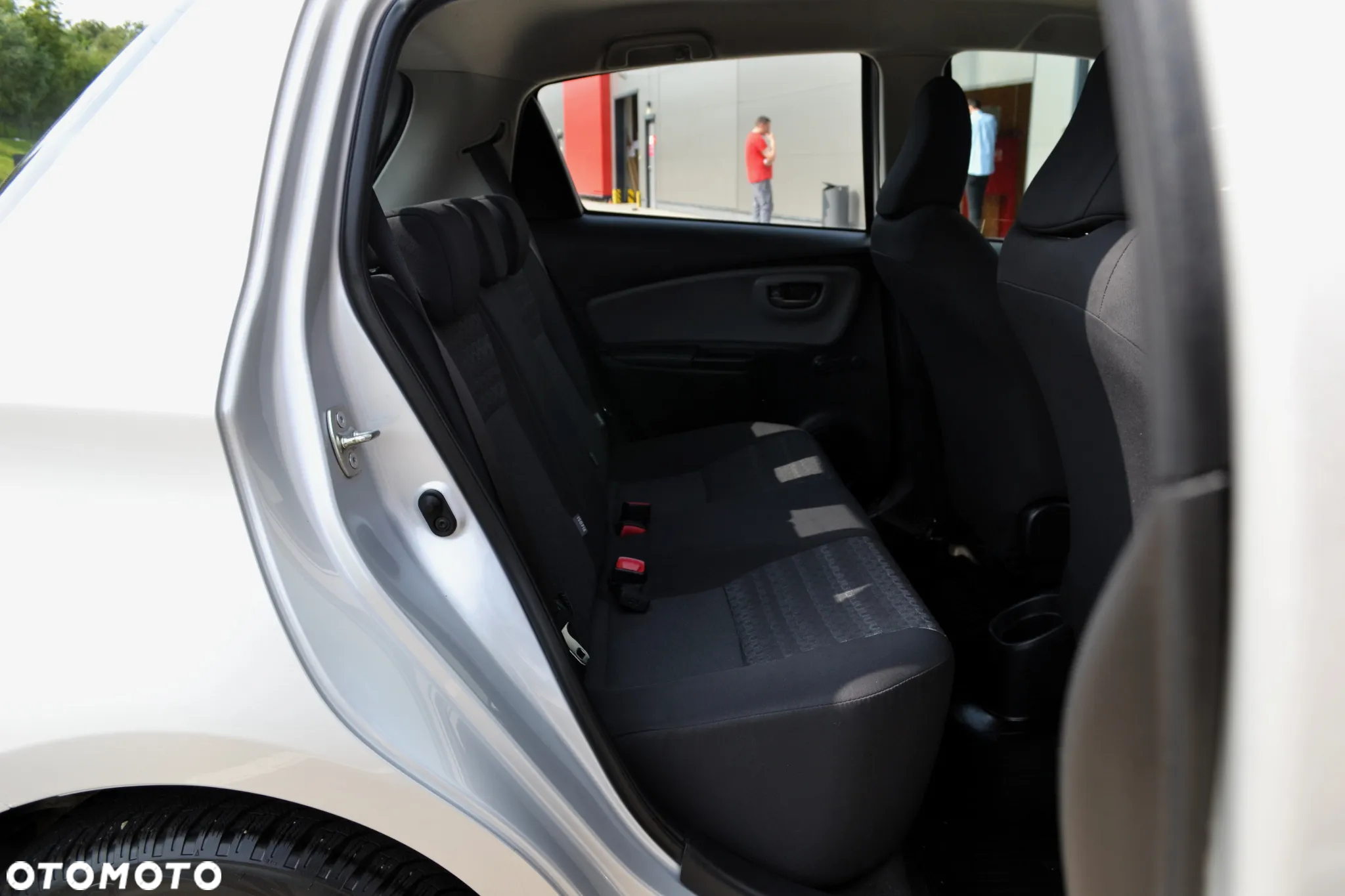 Toyota Yaris 1.0 Life EU6 - 12