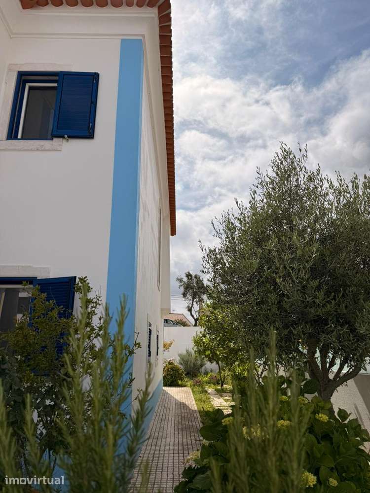 Moradia T3 Isolada com 3 Casas de Banho - Grande imagem: 2/26