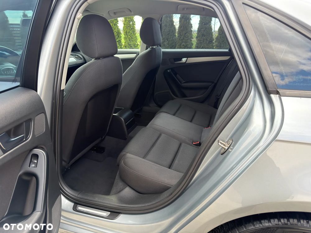 Audi A4 Limousine 1.8 TFSI Attraction - 31