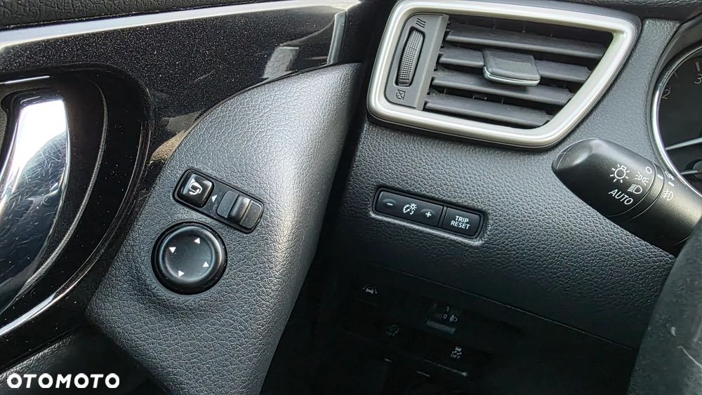 Nissan Qashqai 1.2 DIG-T N-Connecta EU6 - 21