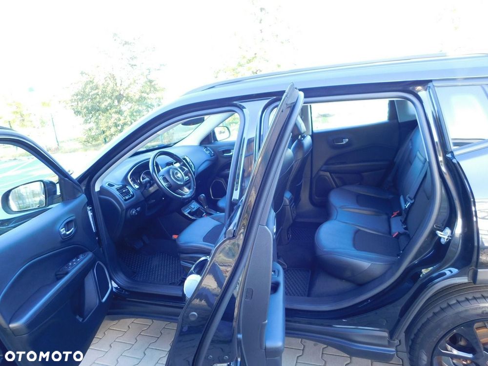 Jeep Compass 1.3 TMair Night Eagle FWD S&S DDCT - 10