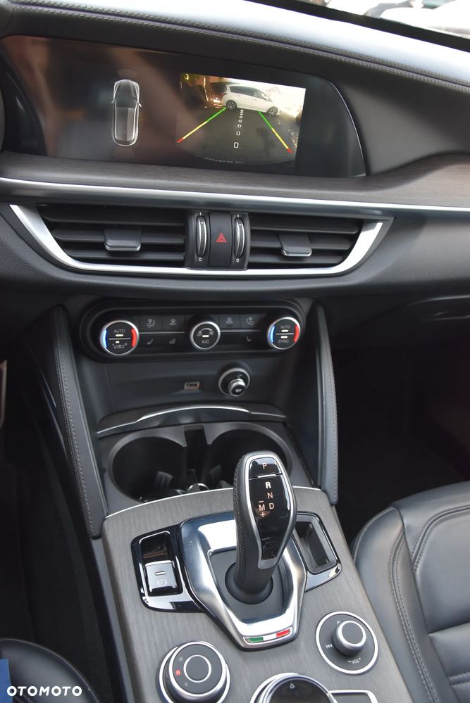 Alfa Romeo Stelvio 2.0 Turbo 16V AT8-Q4 Competizione - 17
