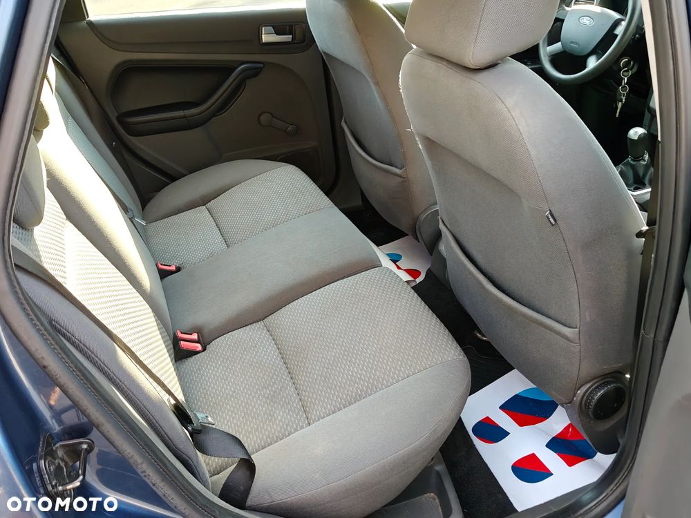 Ford Focus 1.6 Ghia - 17