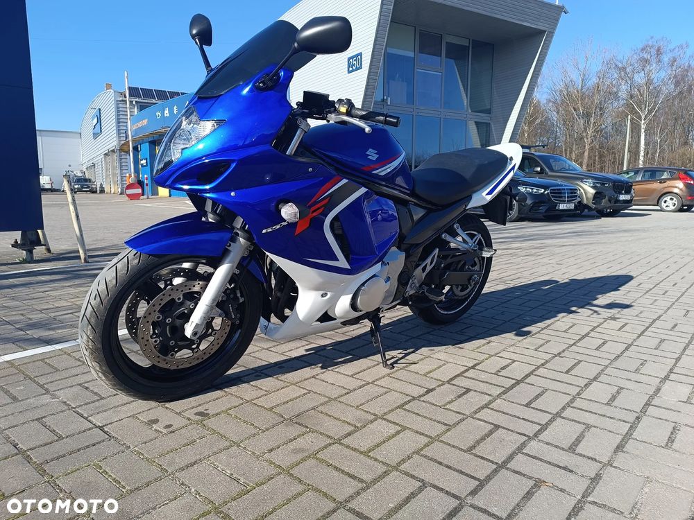 Suzuki GSX-R - 15