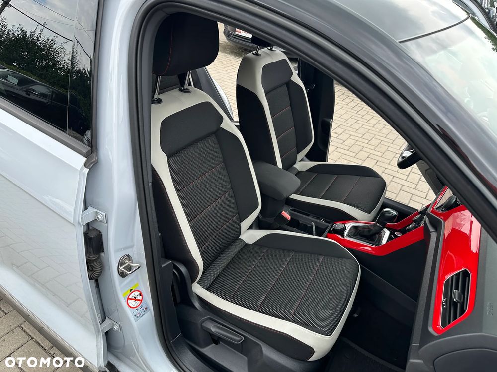 Volkswagen T-Roc - 24
