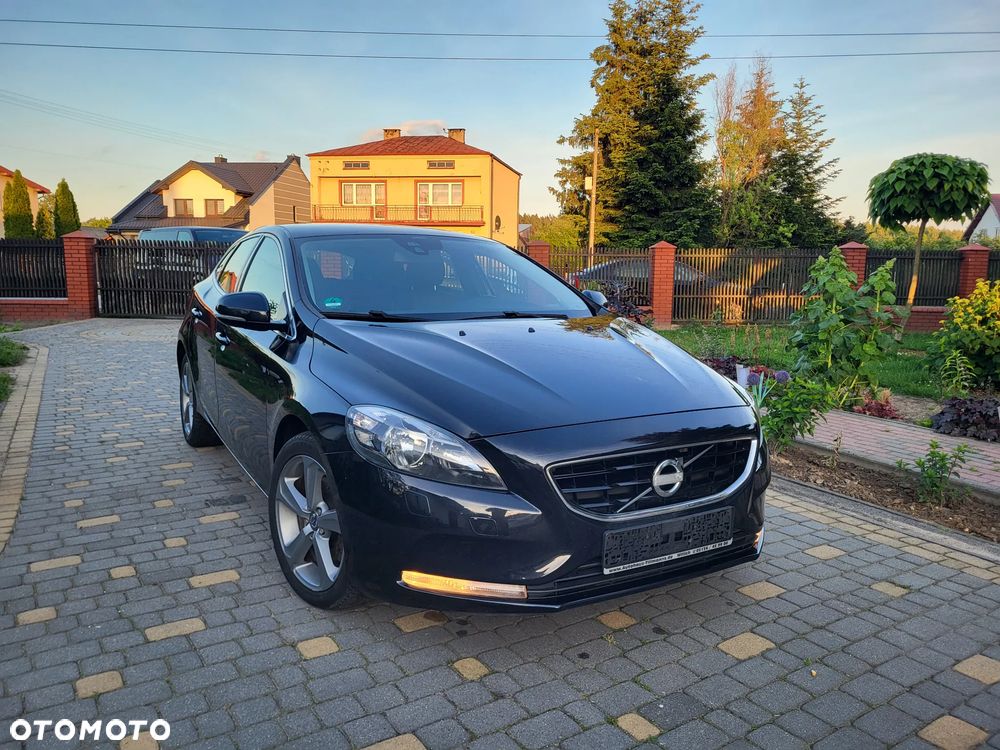 Volvo V40 T3 Momentum - 1