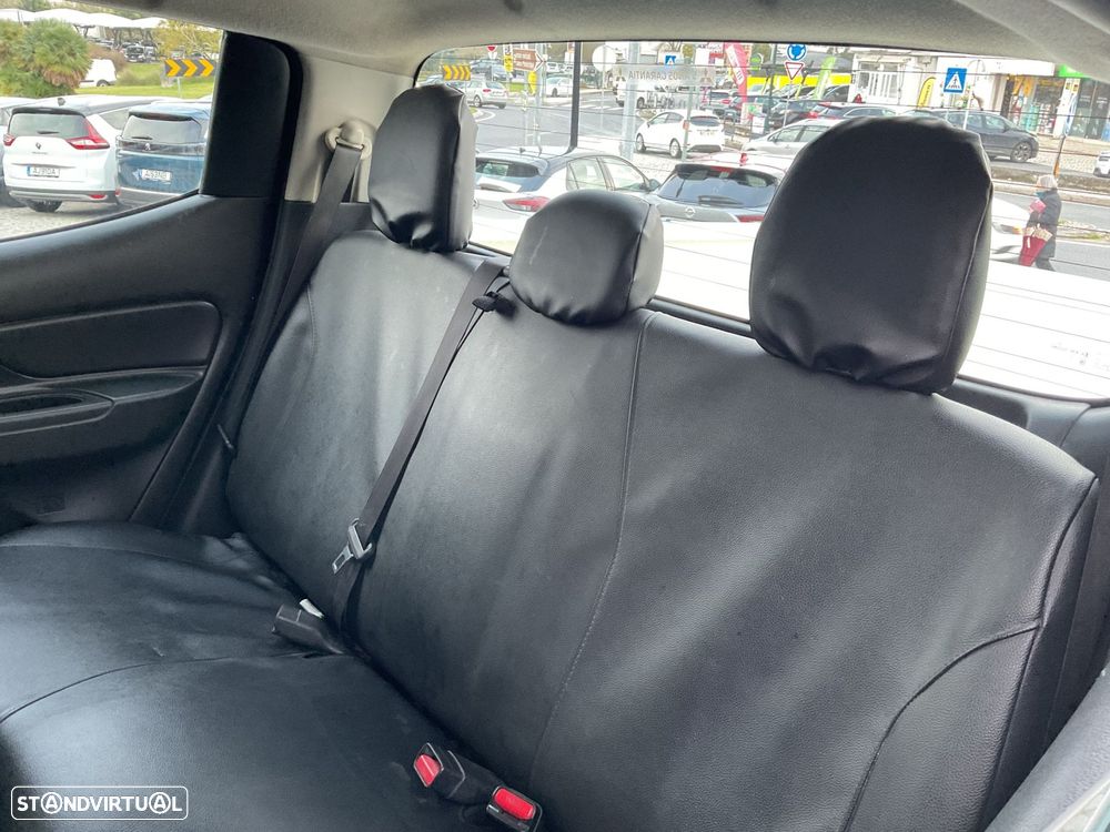 Mitsubishi L200 2.3 DI-D CD Invite Strakar Look 4WD - 40