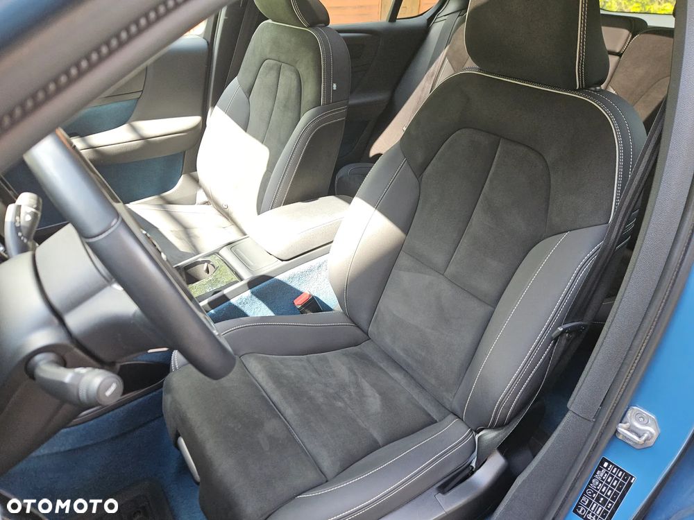 Volvo C40 Recharge Twin AWD Plus - 25