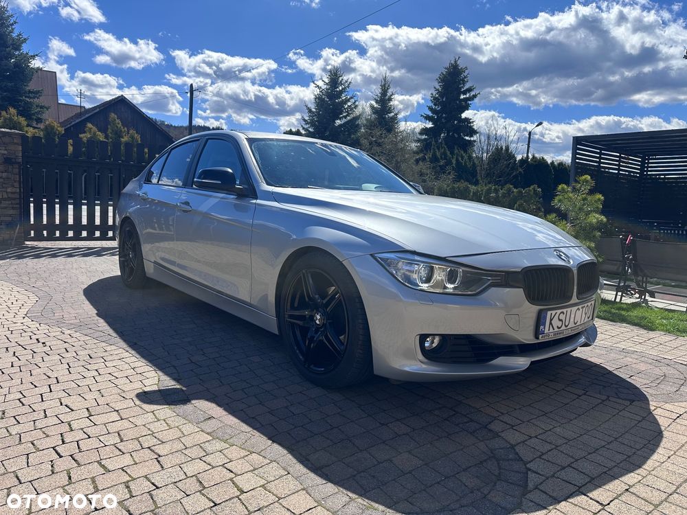 BMW Seria 3 320i Sport Line - 3