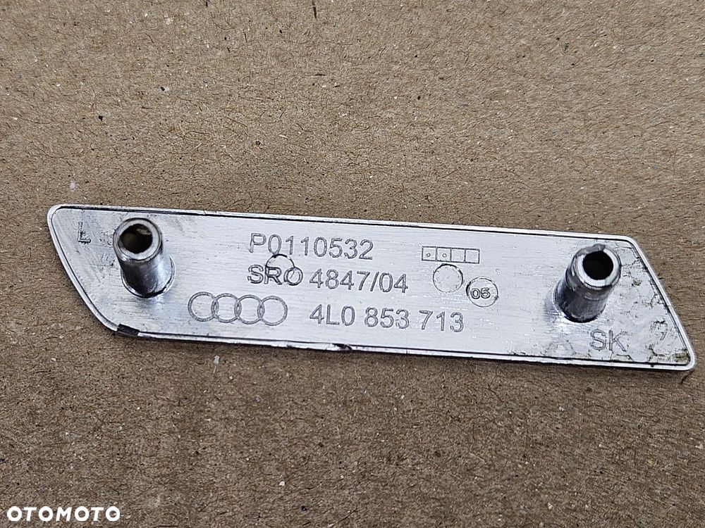 AUDI Q7 4L 05-15R ZNACZEK LOGO EMBLEMAT LISTWA BOSE PRAWY 4L0853714 LEWY 4L0853713 - 3